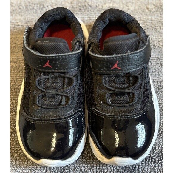 Nike Air Jordan 11 CMFT Sneaker Kids Size 8C Black Red Low CZ0906-005 - Picture 3 of 7